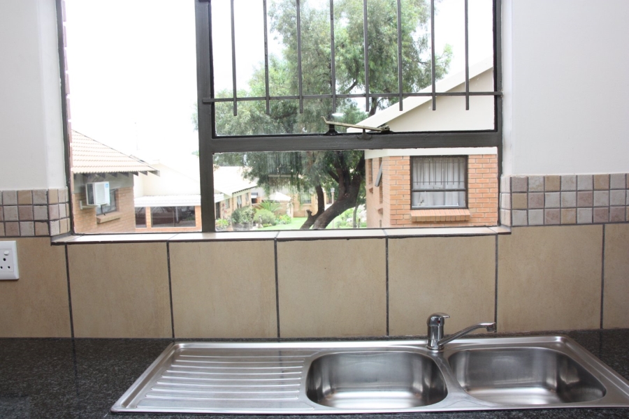 2 Bedroom Property for Sale in Langenhovenpark Free State